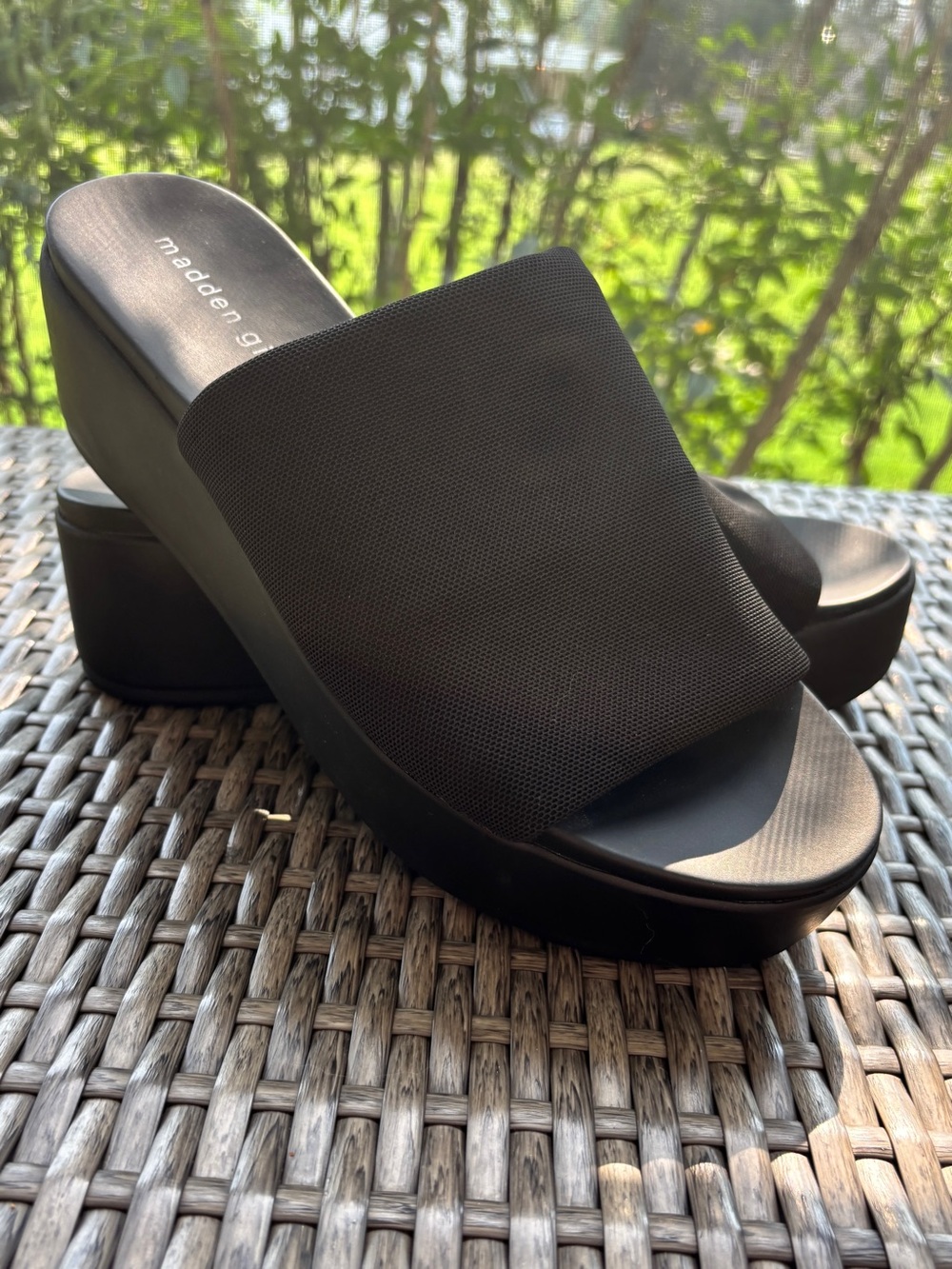 Madden Girl Black Platform Slide Sandals - Size 9